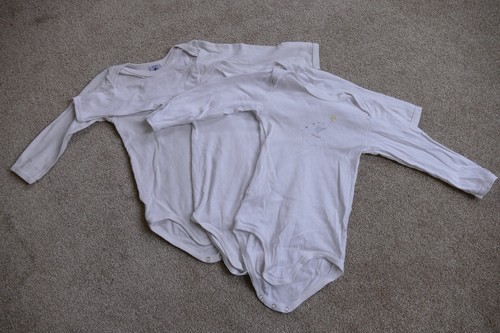 Drei langarmbodies von petit - langarmbodies,